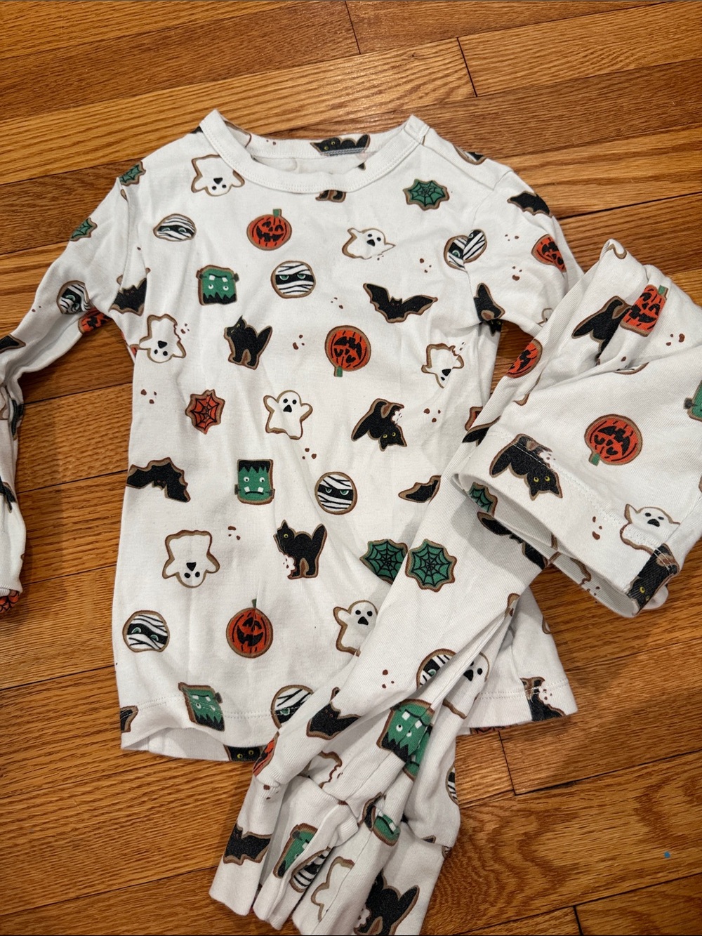 Gap Kids Halloween Cookie Pajamas Size 6